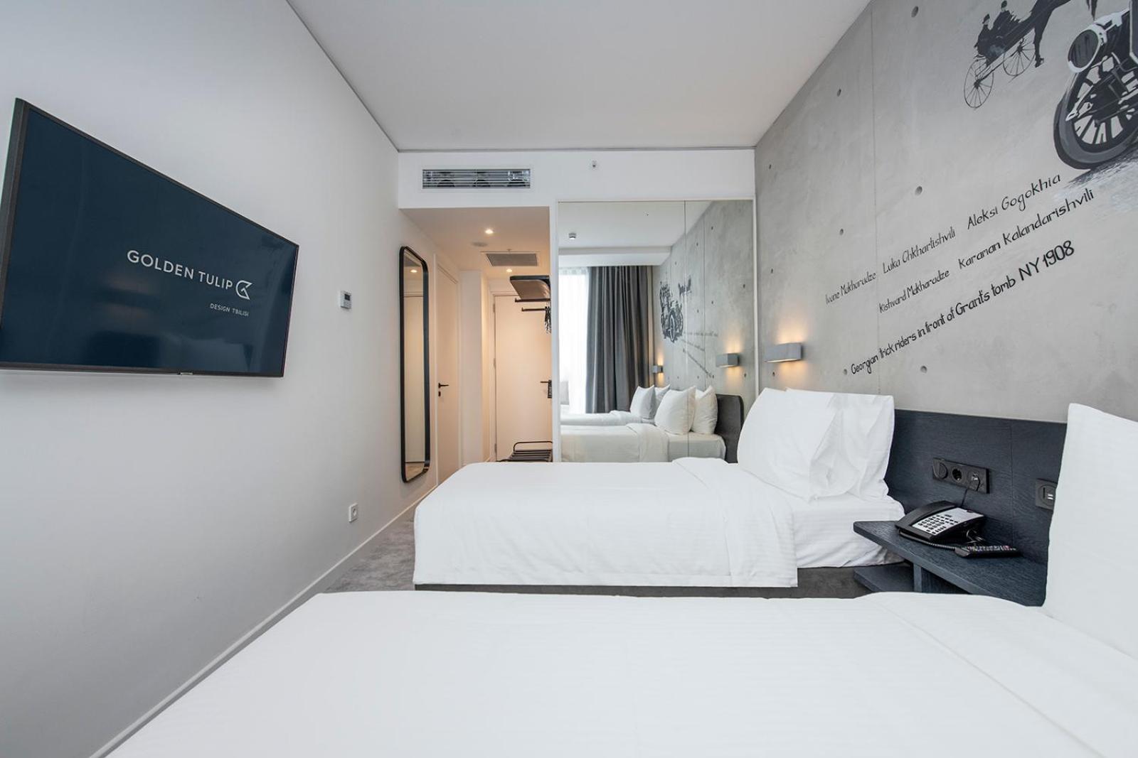 מלון Golden Tulip Design טביליסי מראה חיצוני תמונה