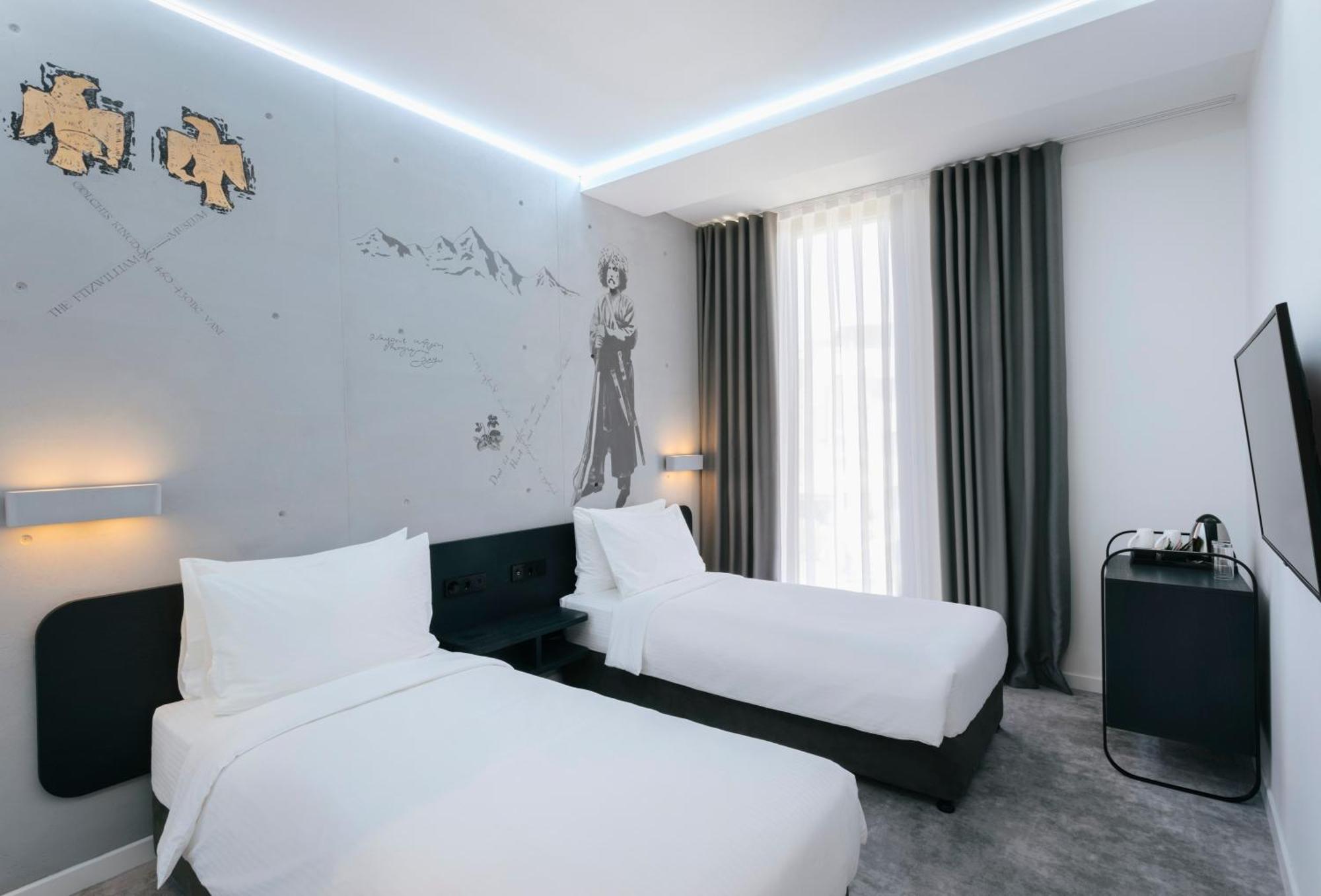 מלון Golden Tulip Design טביליסי מראה חיצוני תמונה