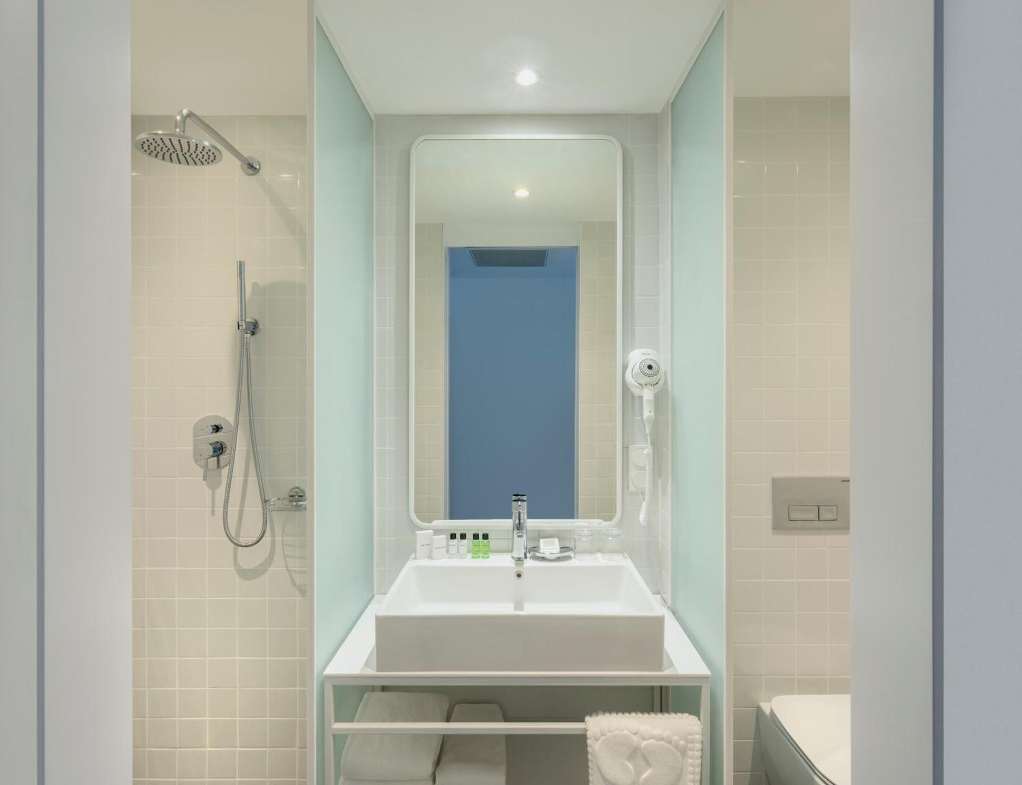 מלון Golden Tulip Design טביליסי חדר תמונה