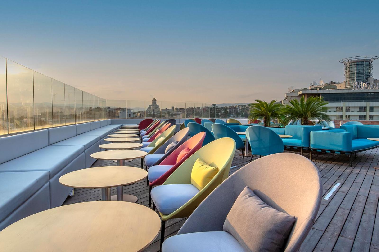 מלון Golden Tulip Design טביליסי מראה חיצוני תמונה