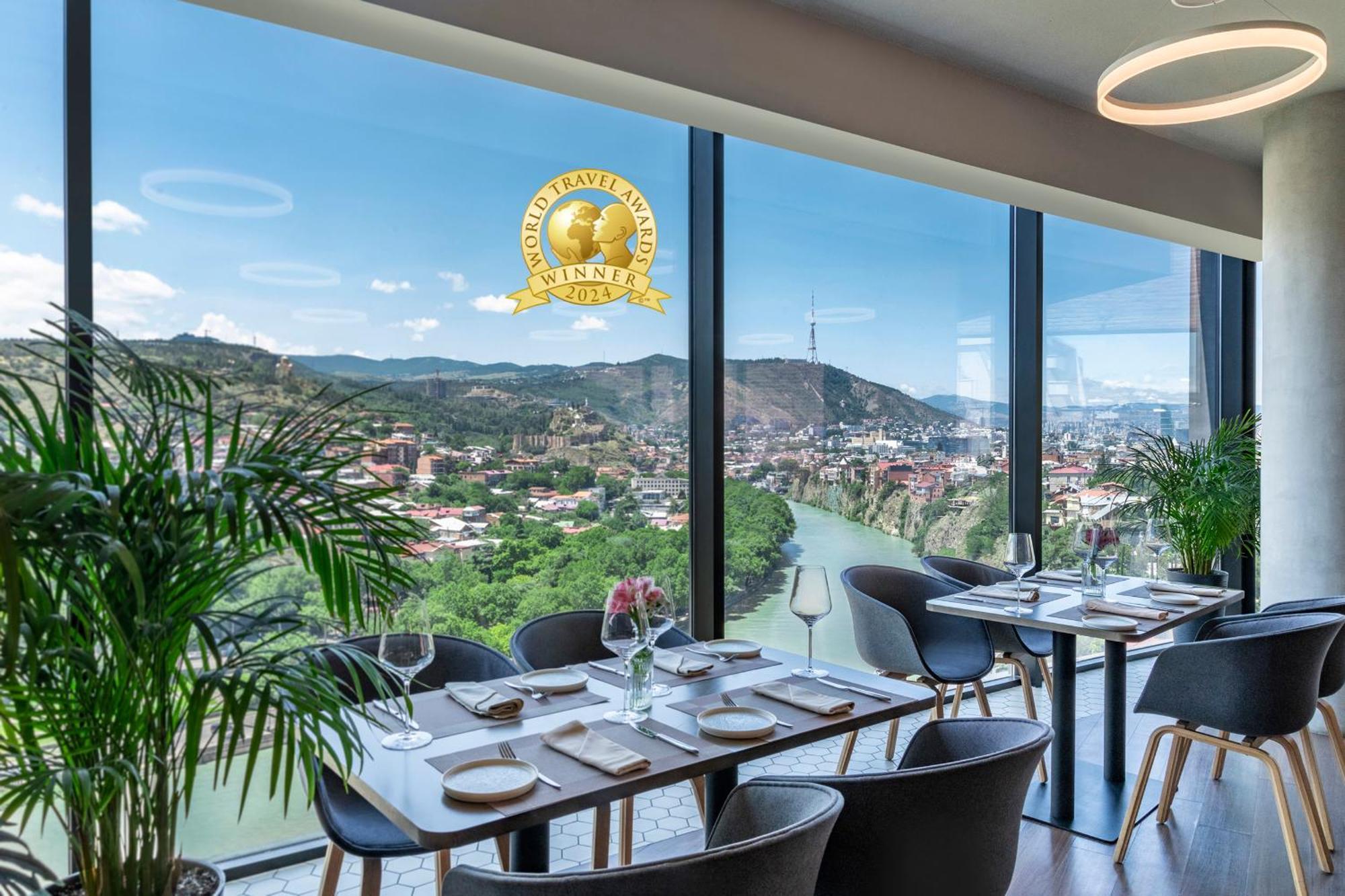 מלון Golden Tulip Design טביליסי מראה חיצוני תמונה