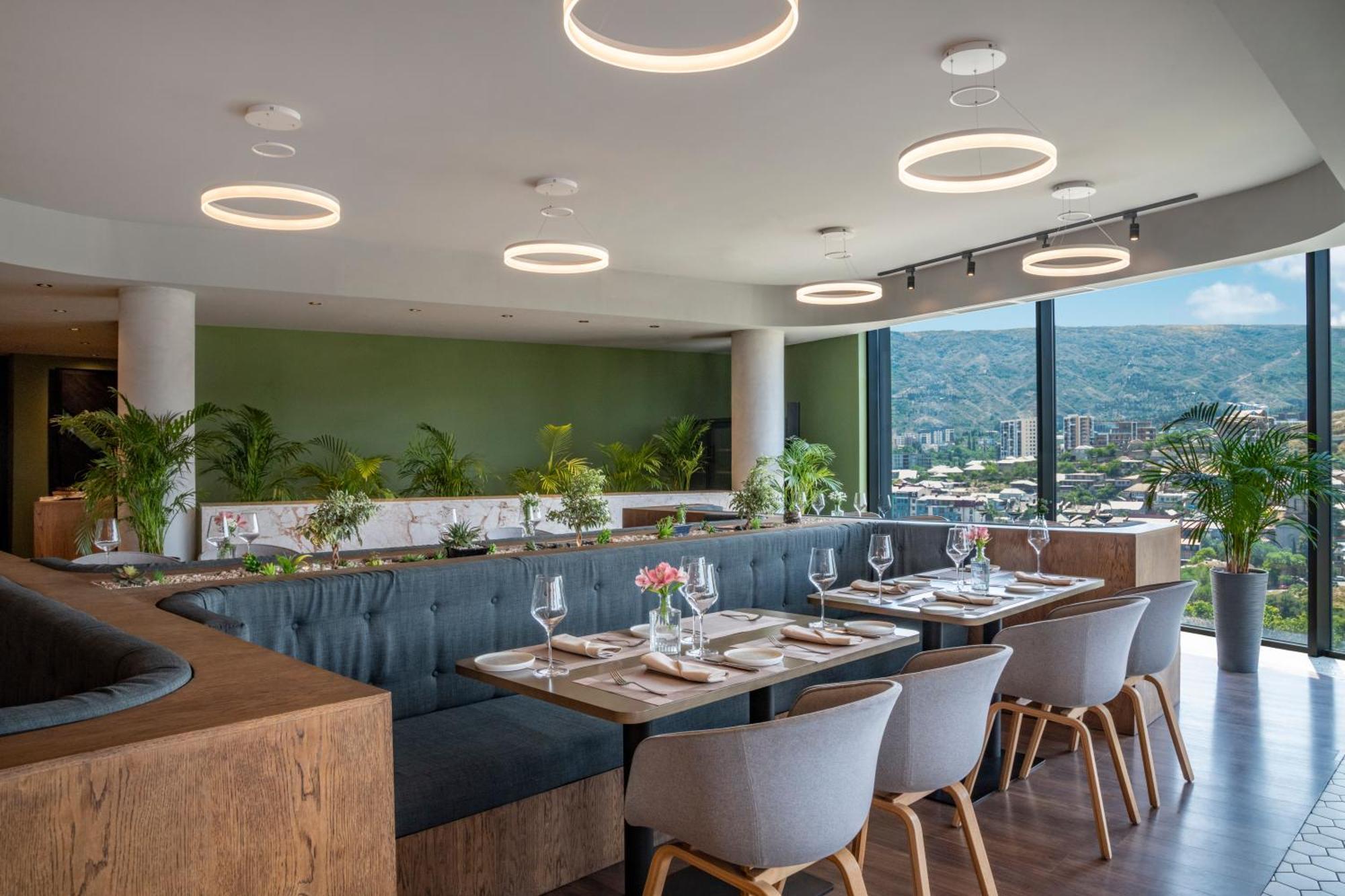 מלון Golden Tulip Design טביליסי מראה חיצוני תמונה