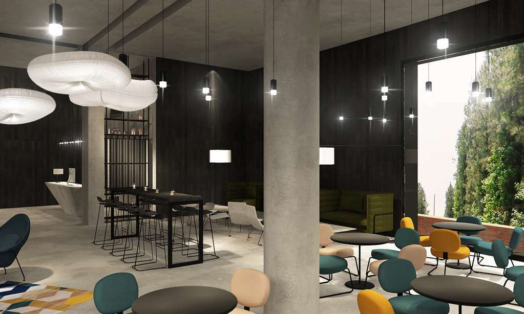 מלון Golden Tulip Design טביליסי מראה פנימי תמונה